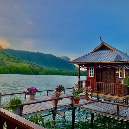 Parapat Water Village Resort Semporna Exteriör bild