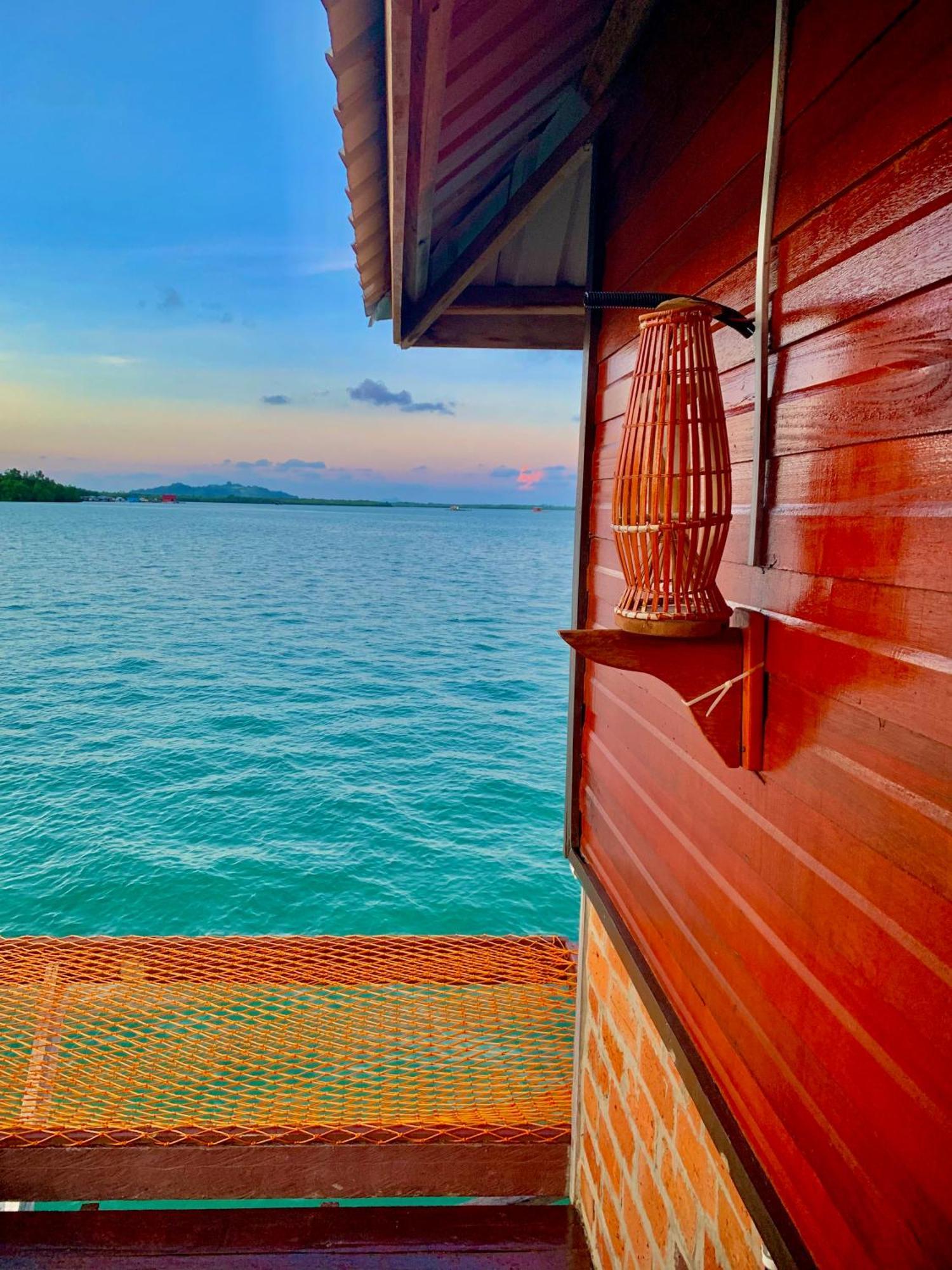 Parapat Water Village Resort Semporna Exteriör bild
