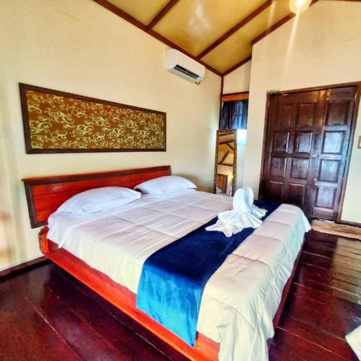 Parapat Water Village Resort Semporna Exteriör bild