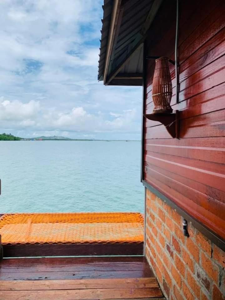 Parapat Water Village Resort Semporna Exteriör bild